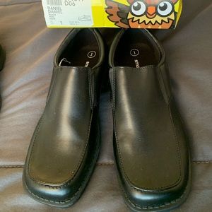 Boys Dress Shoes, worn twice.